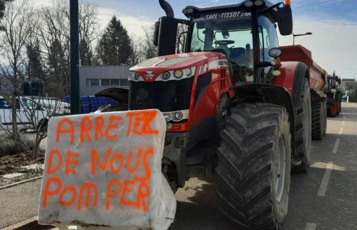 Gli agricoltori si fanno sentire in Savoia e in Alta Savoia