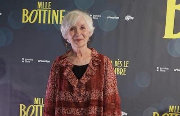 [PHOTOS] Antoine Bertrand e Catherine-Anne Toupin brillano sul tappeto rosso alla première di Montreal del film “Mlle Bottine”