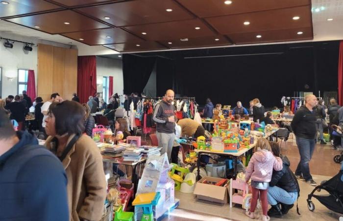 Grande successo per la prima borsa di giocattoli a Saint-Aunès, nell'Hérault