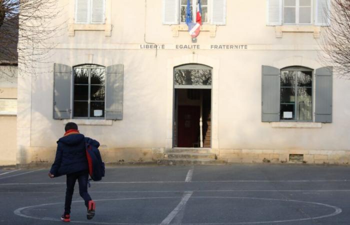 la scuola colpita da molteplici danni