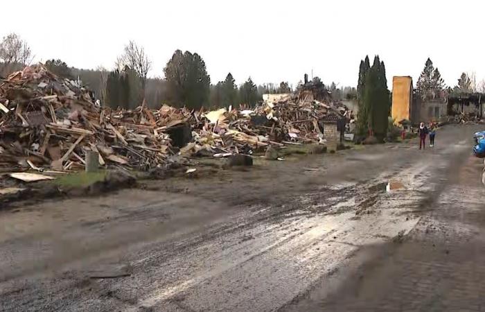 Il Carling Lake Hotel è andato a fuoco