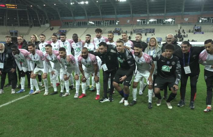 battuto 5-0 nella Coupe de France, questo club di quartiere realizza il sogno di ogni tifoso