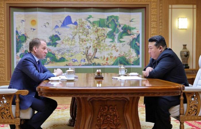 Kim Jong-un incontra il ministro russo delle Risorse naturali