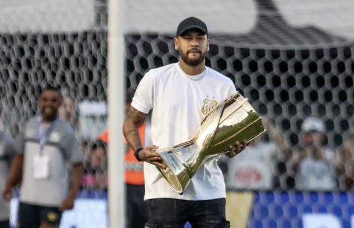 “Neymar gli ha rovinato la carriera”, parole durissime