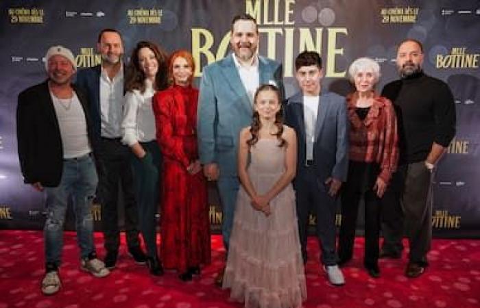 [PHOTOS] Antoine Bertrand e Catherine-Anne Toupin brillano sul tappeto rosso alla première di Montreal del film “Mlle Bottine”