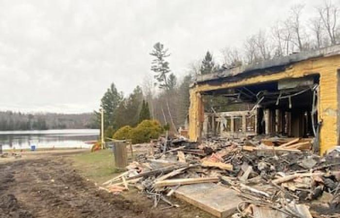 A Grenville-sur-la-Rouge: un pilastro economico dei Lower Laurentians va in fumo