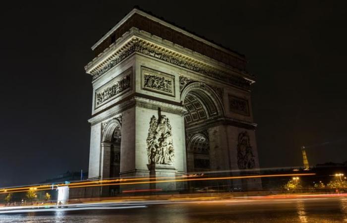 un uomo armato di coltello arrestato vicino agli Champs-Élysées