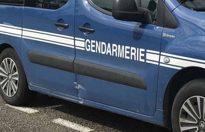 Tag di estrema sinistra sulla futura gendarmeria Bubry (56)