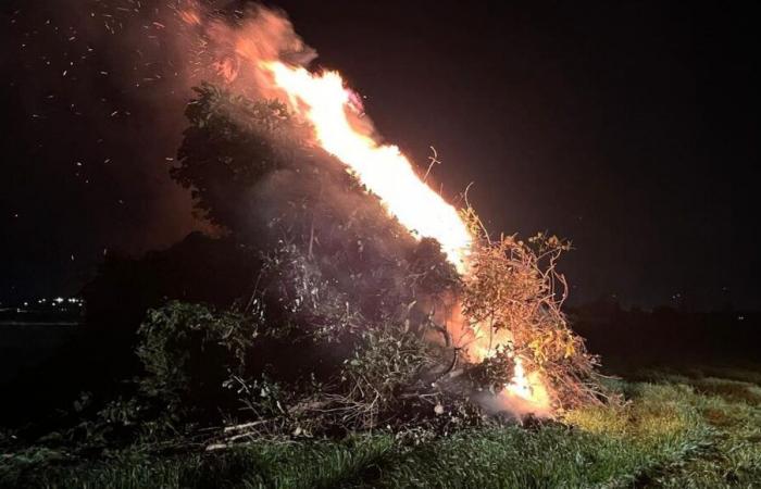 Drôme: i contadini accendono “fuochi di rabbia”