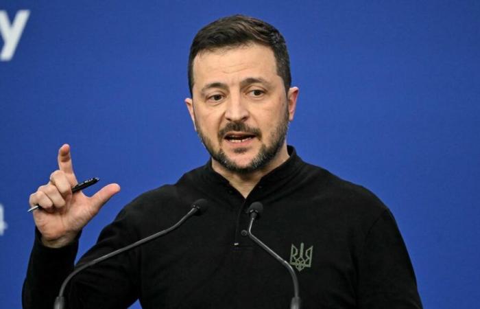 Volodymyr Zelenskyj parla al Parlamento Europeo: “La Russia è l’unica contraria alla pace” (video)