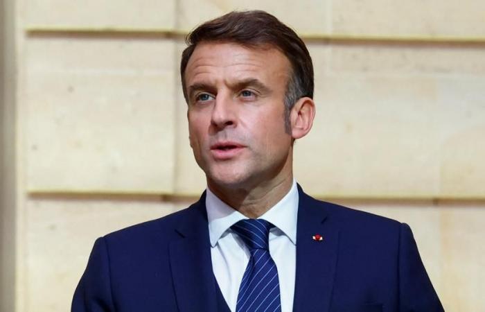 Emmanuel Macron giudica “del tutto positiva” la decisione americana di autorizzare gli attacchi