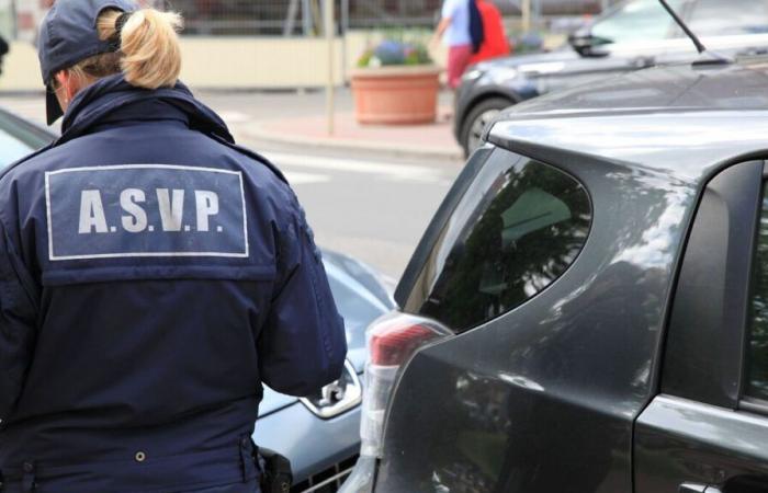 Le Mée-sur-Seine: un uomo mette un coltello sotto la gola di un agente della stazione di polizia municipale