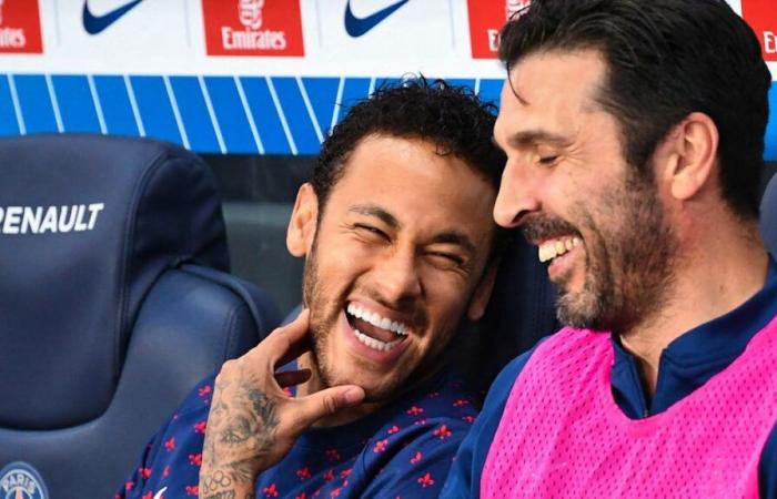 Calcio: Per Buffon: “Neymar avrebbe dovuto vincere cinque Palloni d’Oro”