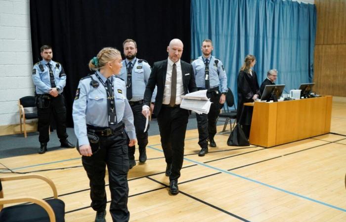 Il killer di massa norvegese Breivik afferma che i suoi attacchi erano “necessari” per ottenere la libertà condizionale