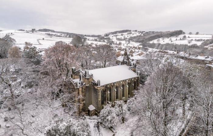 Nelle immagini: il Regno Unito trema mentre arriva la neve