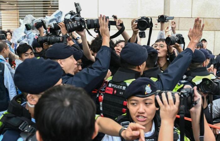 A Hong Kong, 45 attivisti pro-democrazia condannati fino a 10 anni di carcere per “sovversione”