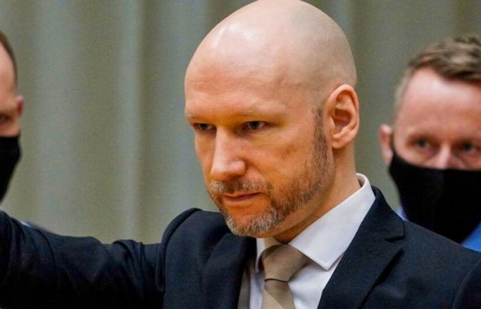 Breivik di nuovo in tribunale: l’assassino di massa estremista di destra vuole essere rilasciato presto