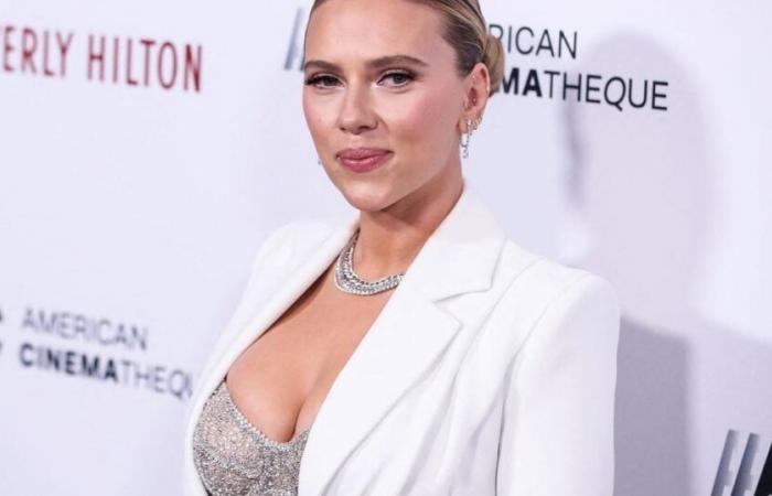 Muscolosa e tosta, Scarlett Johansson si trasforma per il suo prossimo film