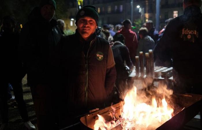 in Dordogna gli agricoltori organizzano un barbecue per far conoscere l'accordo con il Mercosur