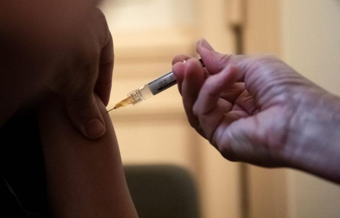 per chi, per cosa, quanto? Tutto quello che c’è da sapere sulla campagna vaccinale contro influenza e covid-19