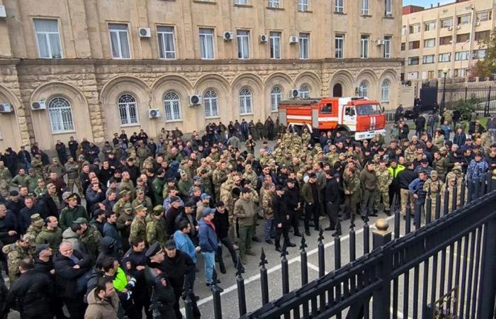 In Abkhazia i manifestanti invadono il Parlamento per protestare contro un accordo favorevole alla Russia