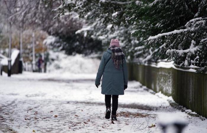 Nelle immagini: il Regno Unito trema mentre arriva la neve