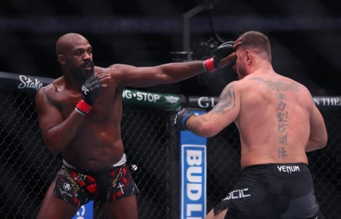 i segreti dell'incredibile trasformazione fisica di Jon Jones sin dal suo debutto