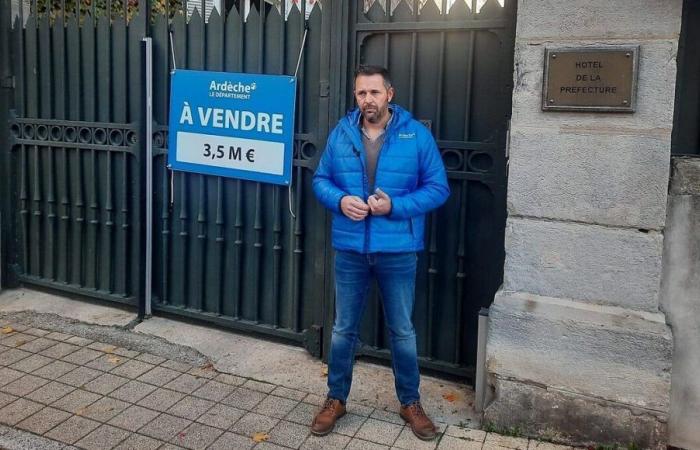 Ardèche: il presidente del consiglio dipartimentale mette in vendita la prefettura