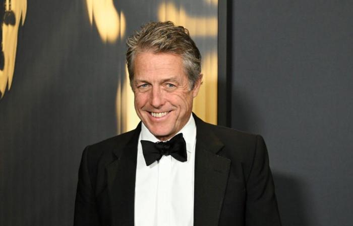 Hugh Grant, 64 anni, dice che i suoi 5 figli erano “troppo vecchi nella vita”