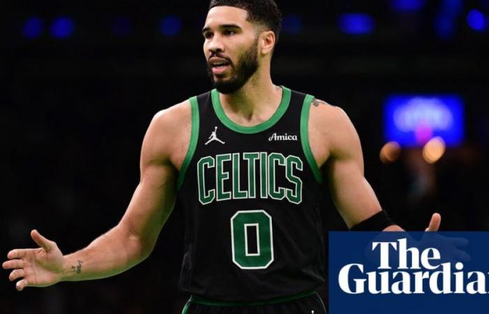 Tatum ne mette a segno 33 mentre i Celtics ottengono 15 vittorie consecutive di Cavs all'inizio della stagione | NBA