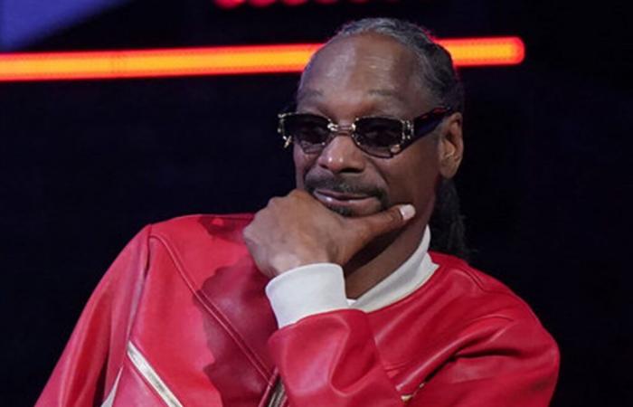 Snoop Dogg scoppia in lacrime su “The Voice” mentre decide chi mandare a casa negli ottavi