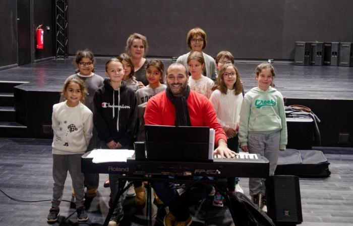 i bambini dell’asilo provano con la Big Band 65 di Tarbes