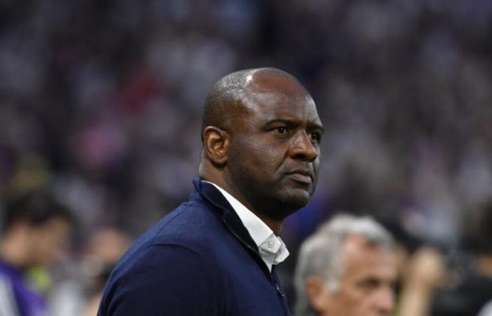 Sulla panchina del Genoa si sistemerà Patrick Vieira, ex tecnico del Racing