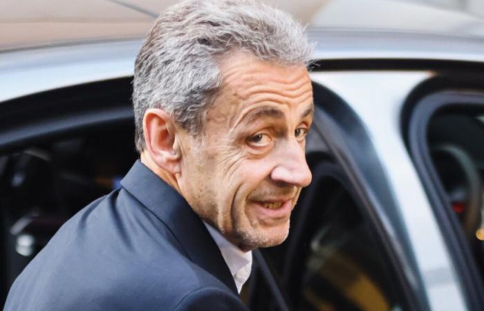 Line Renaud (96 anni) non usa mezzi termini su Nicolas Sarkozy: “Non carino”