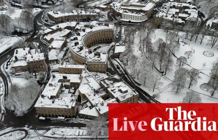 Meteo nel Regno Unito in tempo reale: cancellazioni ferroviarie e ritardi stradali poiché le condizioni nevose creano il “primo assaggio dell’inverno” | Meteo nel Regno Unito