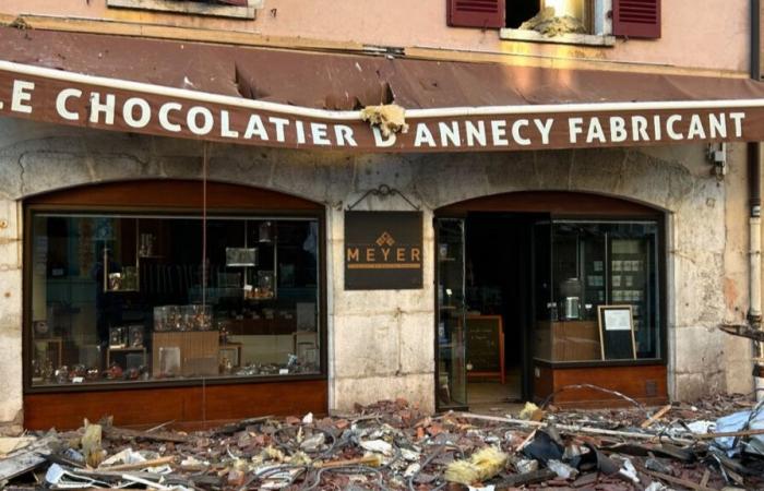 Incendio mortale nel centro storico di Annecy: i commercianti vogliono riprendersi