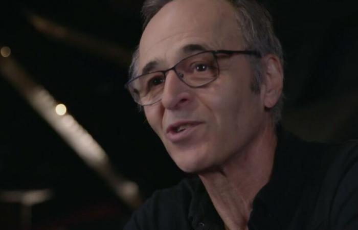 Jean-Jacques Goldman esce dal silenzio per rivelare cosa gli aveva offerto Coluche dopo aver scritto l’inno di Restos du coeur (VIDEO)