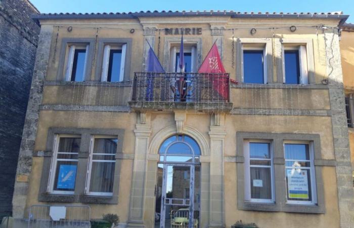 una quarantina di municipi del Gard hanno chiuso per tre giorni per protestare contro i tagli al bilancio