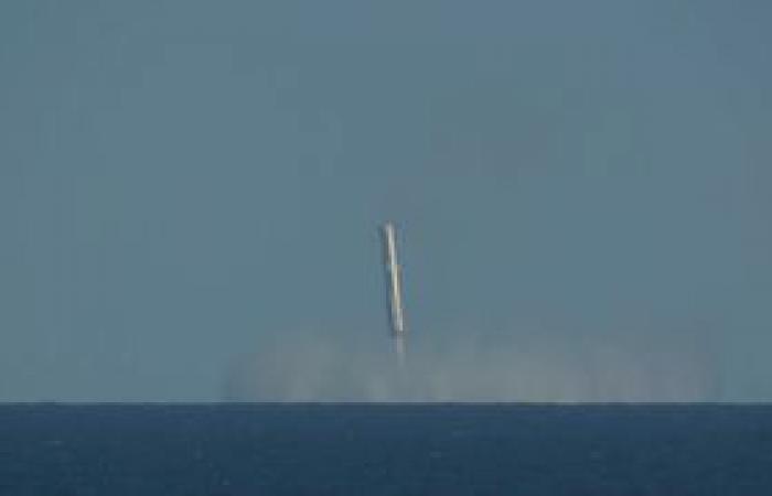 L’astronave SpaceX lancia una banana nello spazio, evitando la cattura di un razzo gigante durante il sesto volo di prova (video, foto)