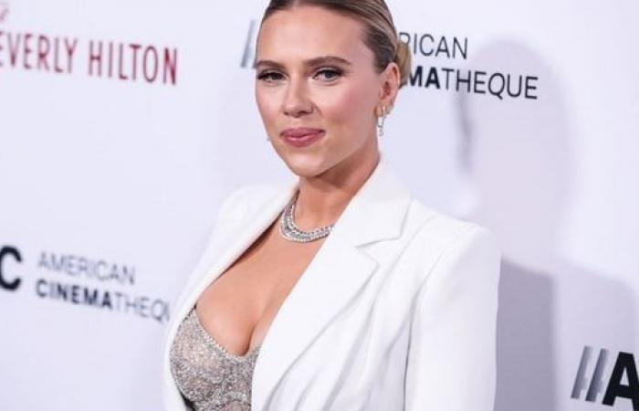 Muscolosa e tosta, Scarlett Johansson si trasforma per il suo prossimo film