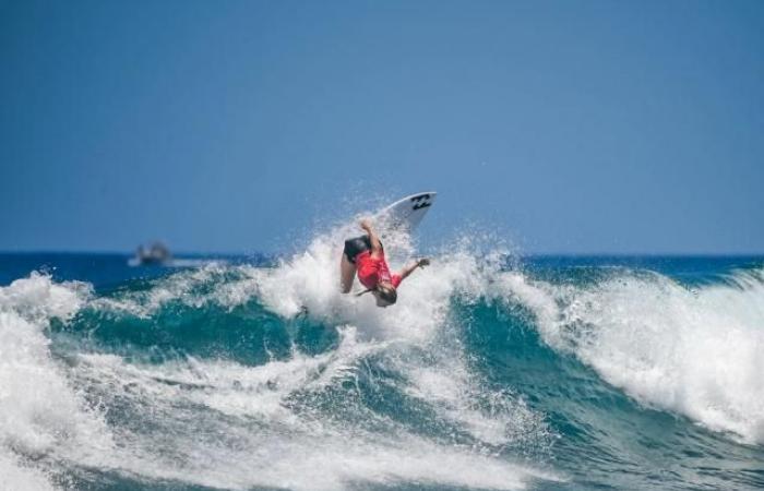 Una tripla gara di surf sull’Isola della Riunione in spot sicuri per evitare gli squali