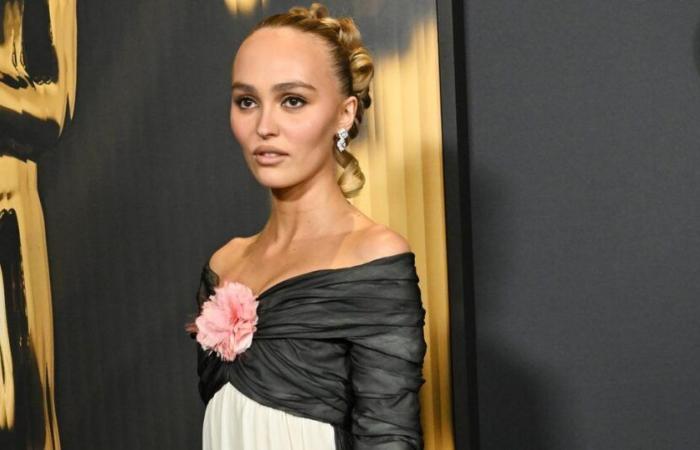 20 anni dopo, Lily-Rose Depp indossa sul red carpet lo stesso abito di sua madre Vanessa Paradis