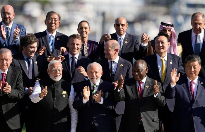 A Biden manca la foto di famiglia del G-20, la Casa Bianca incolpa problemi “logistici”.