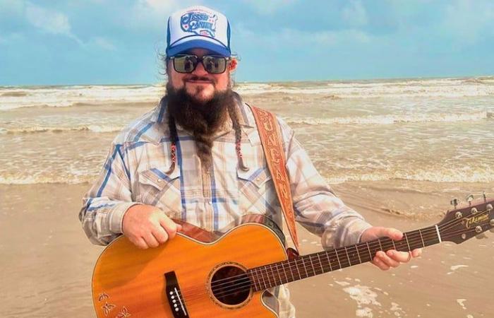 Il cantante country Sundance ha sparato alla testa in Texas, la moglie chiede preghiere