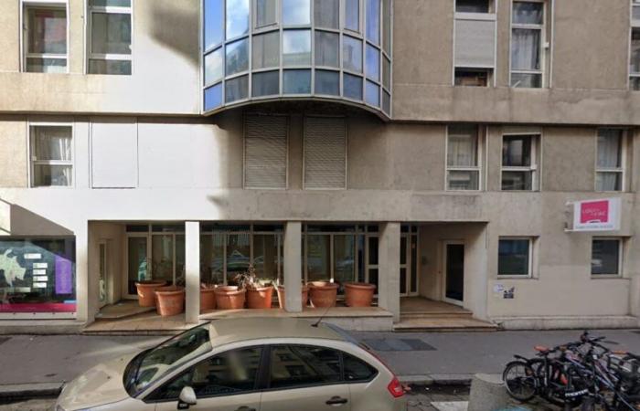 la fondazione Abbé Pierre assegna un Pic d’Or a un “dispositivo anti-senzatetto” posizionato davanti a una residenza studentesca