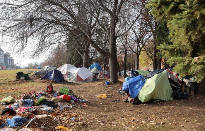 Vagabondaggio | Proroga per l’accampamento di Notre-Dame Street