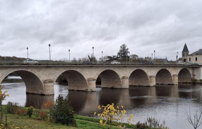 nessun cambio di nome del ponte della Creuse