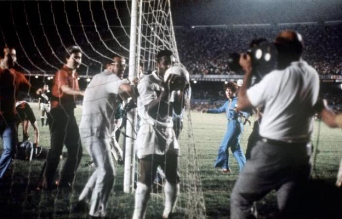 55 anni fa, Pelé segnò il suo millesimo gol nel tripudio generale, al Maracanà contro il Vasco da Gama