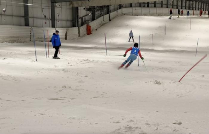 170 sciatori sfrecciano lungo le piste indoor di SnowWorld