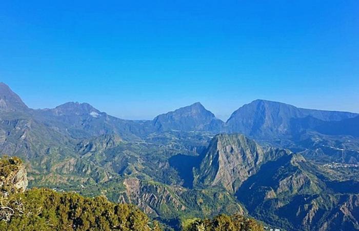 soleggiato al mattino, nuvoloso e leggermente umido al pomeriggio